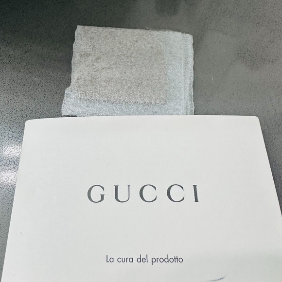 Interlocking Gucci Pebbled Leather Grey Crossbody Bag - Picture 11 of 17